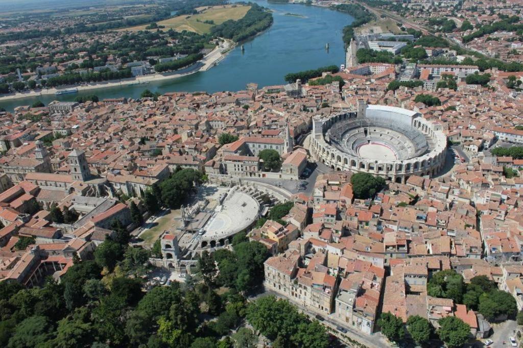 Succes - Tres Beau Duplex- Coeur D'Arles- Climatisation Apartment ภายนอก รูปภาพ