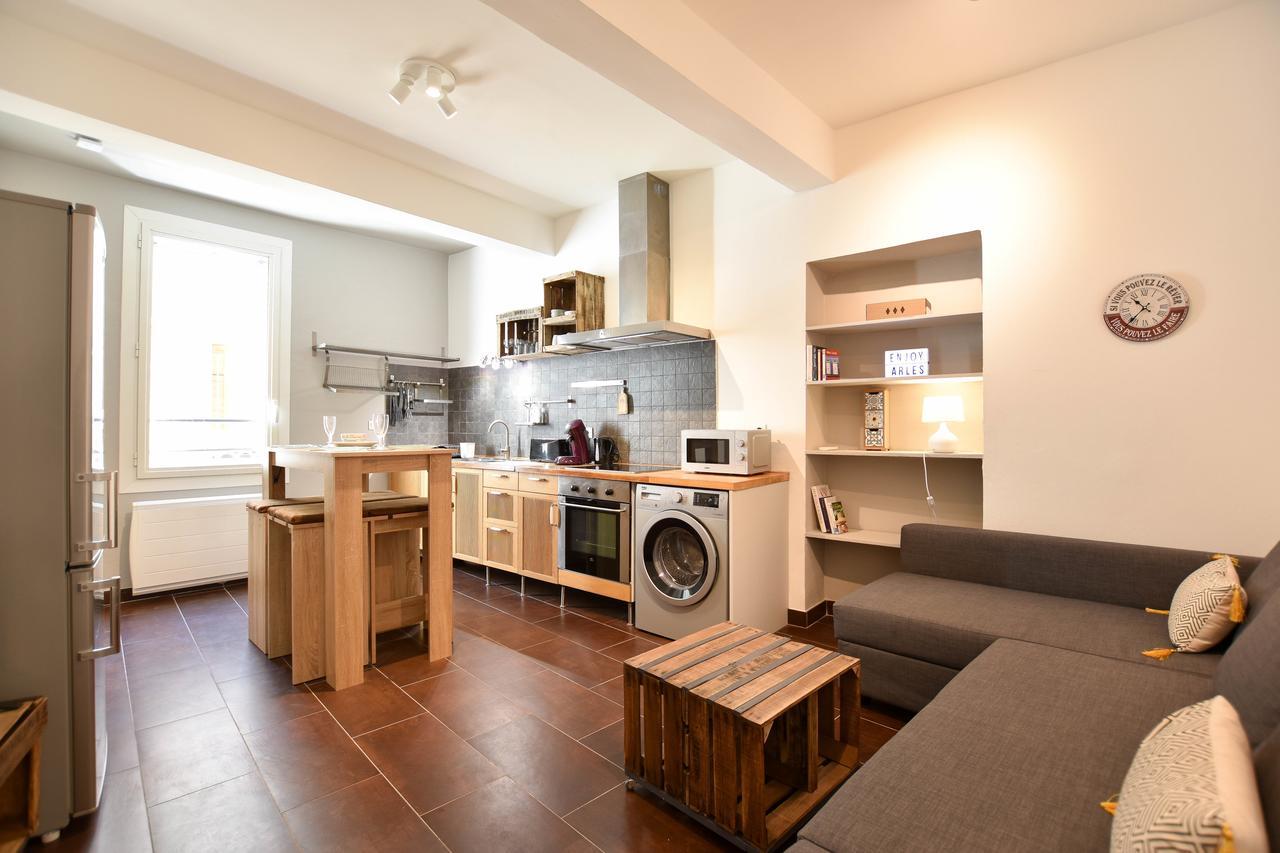 Succes - Tres Beau Duplex- Coeur D'Arles- Climatisation Apartment ภายนอก รูปภาพ